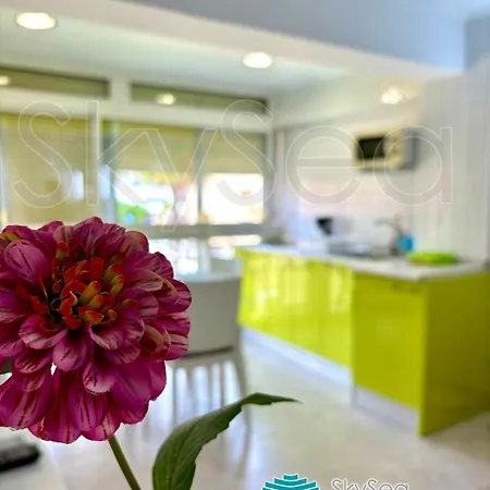 Skysea Holidays Centro Торремолинос